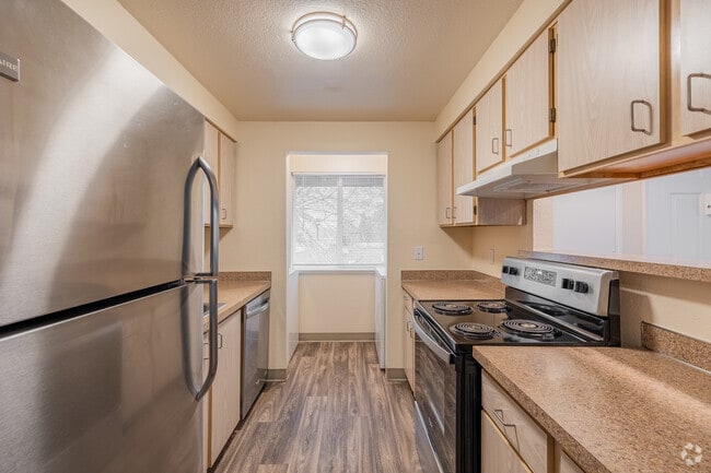 Interior Photo - Hogan Woods