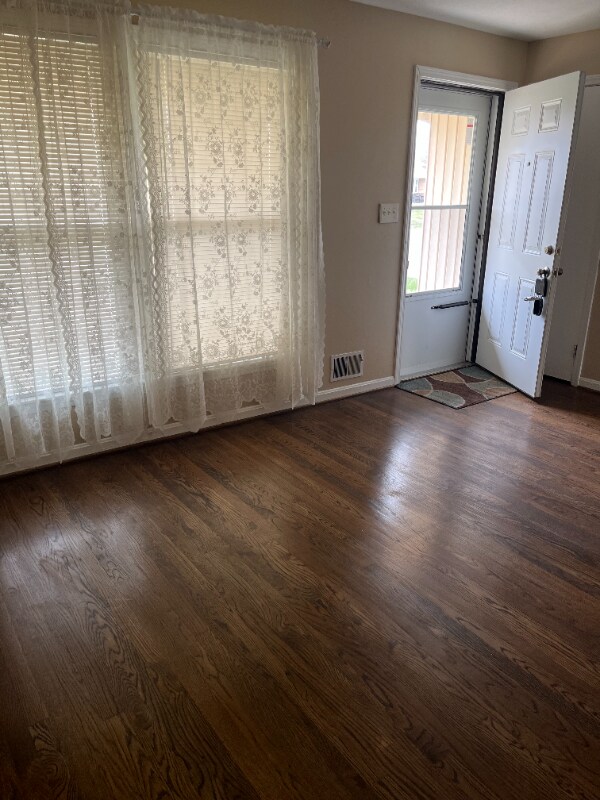 Foto del edificio - 3019 Rockaway Dr