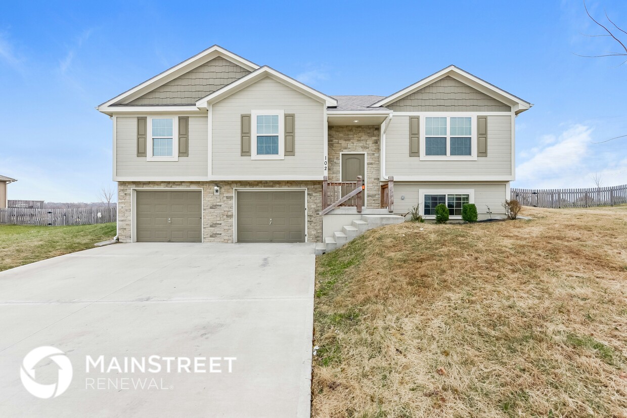 Foto principal - 102 Golfview Dr