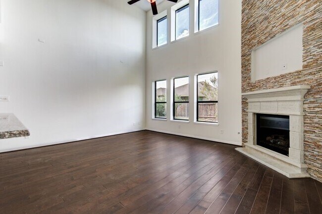 Building Photo - 9210 Monarch Mist Ln