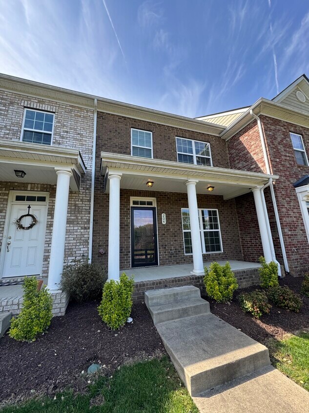 204 Oldbury Ln, Spring Hill, TN 37174 Townhome Rentals in Spring Hill