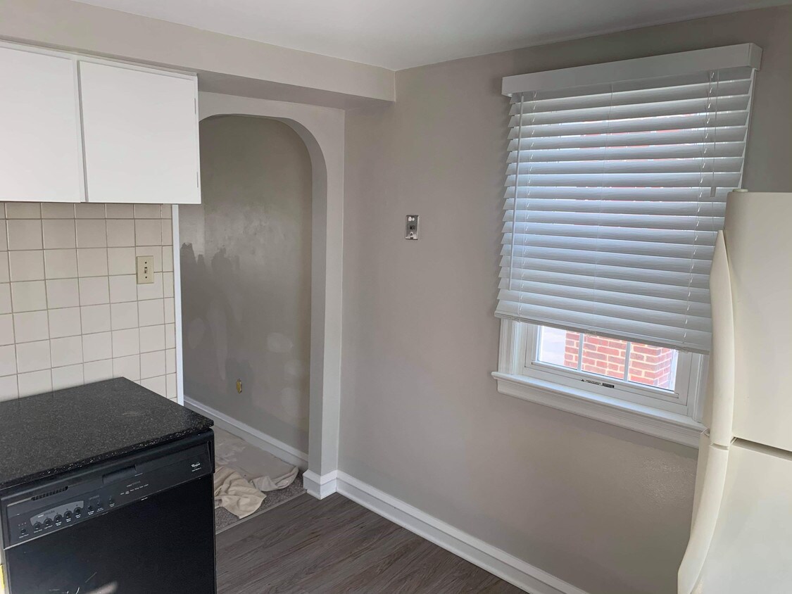 Doorway to kitchen into living room - 1310 W Kings Hwy