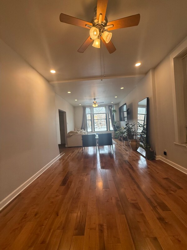 Foto del edificio - 1649 W Garfield Blvd
