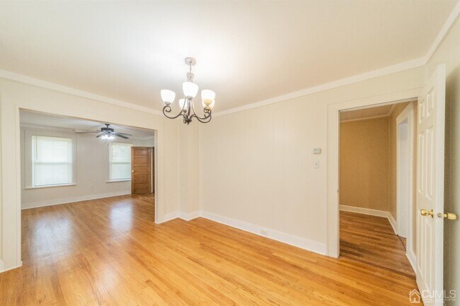 Building Photo - 107 Longfellow St