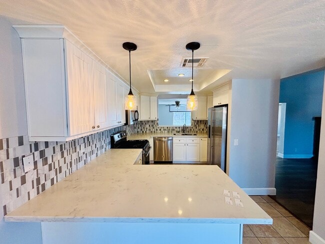 Building Photo - 38343 5th Pl W