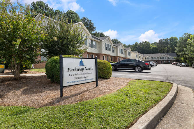 Primary Photo - Parkway North Townhomes