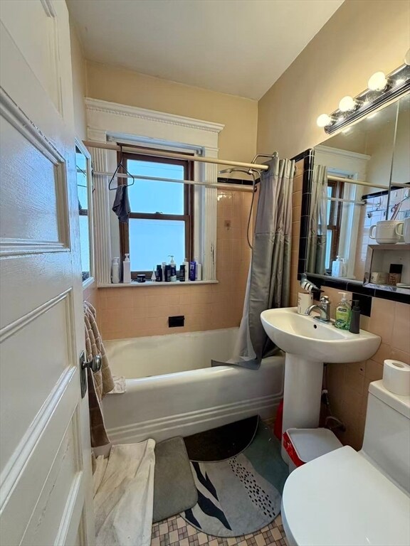 Foto del edificio - 8 Garrison St