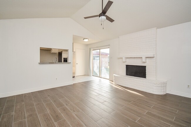 Building Photo - 4906 E Orem Dr