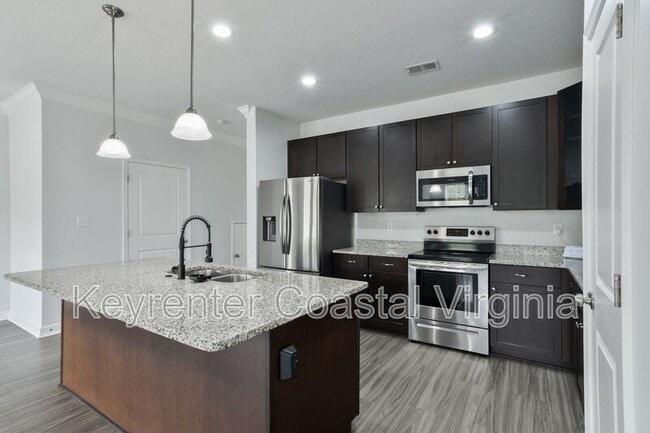Building Photo - 2115 Belden Ave