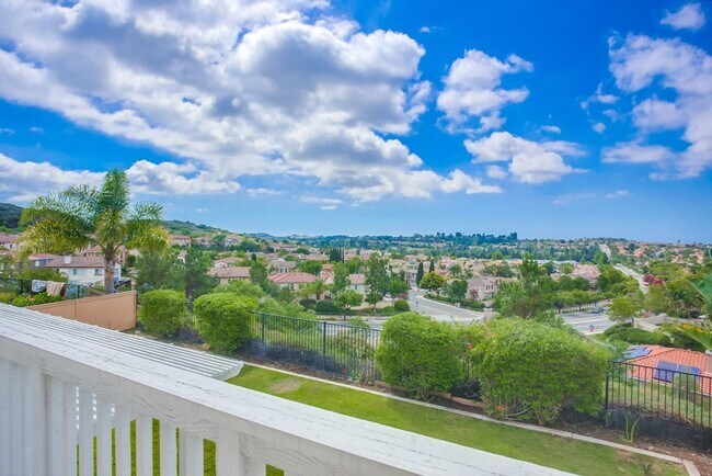 Building Photo - Available Now! Gorgeous 4 Bedroom Home in ...