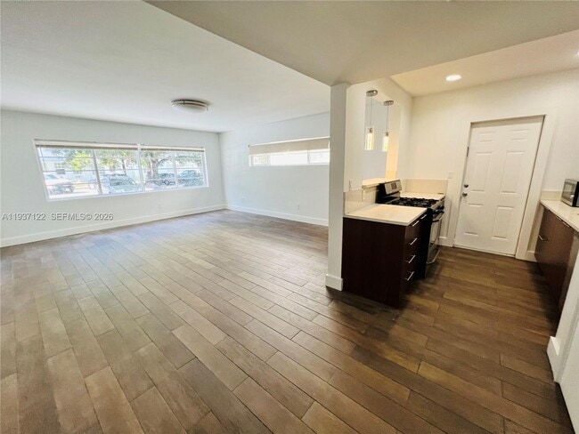 Foto del edificio - 1001 Bay Dr