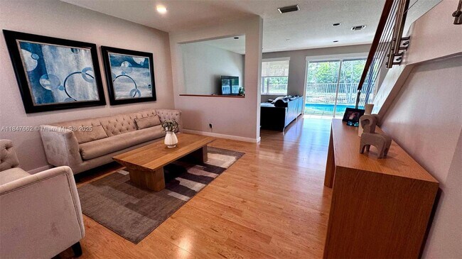Foto del edificio - 4411 Foxtail Ln