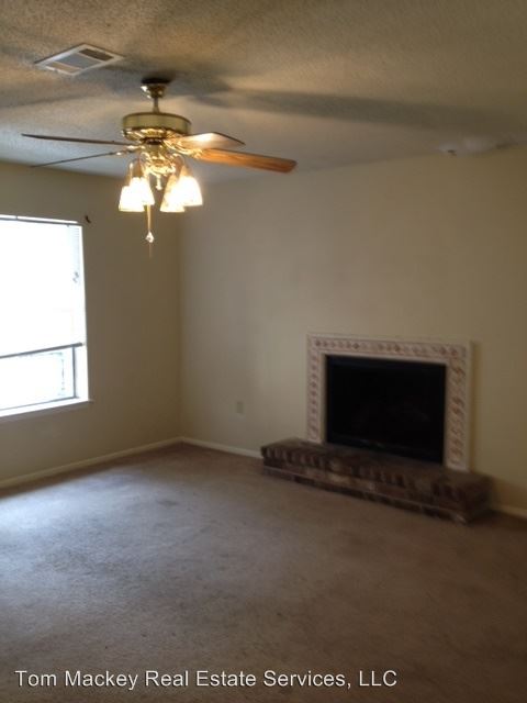 Building Photo - 5213 Everett Ln