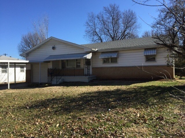 Foto principal - 3 Bedroom Home on Quiet Street Southwest, ...