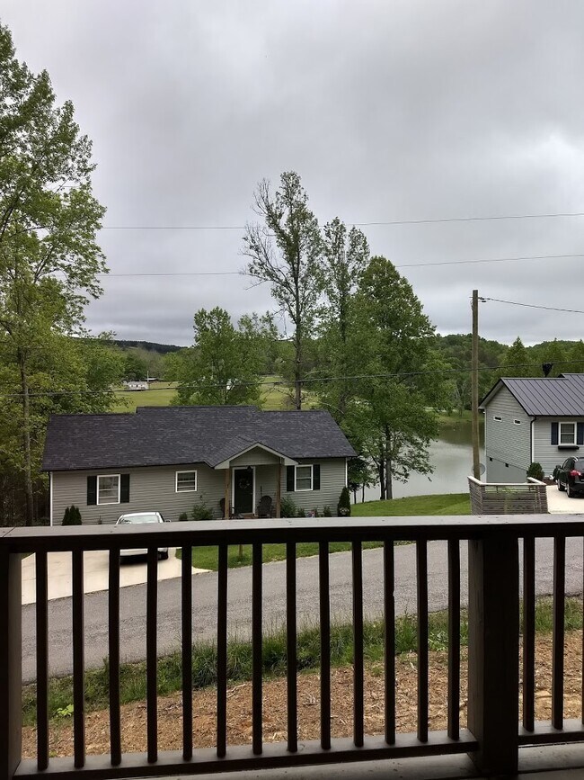 Foto del edificio - 557 Siever Rd