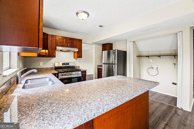 Foto del edificio - 5100 Rockborough Trail NW