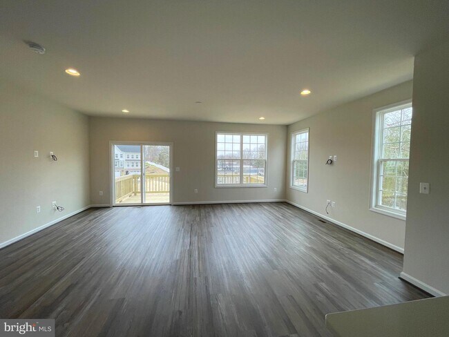 Building Photo - 3701 Allington Ct