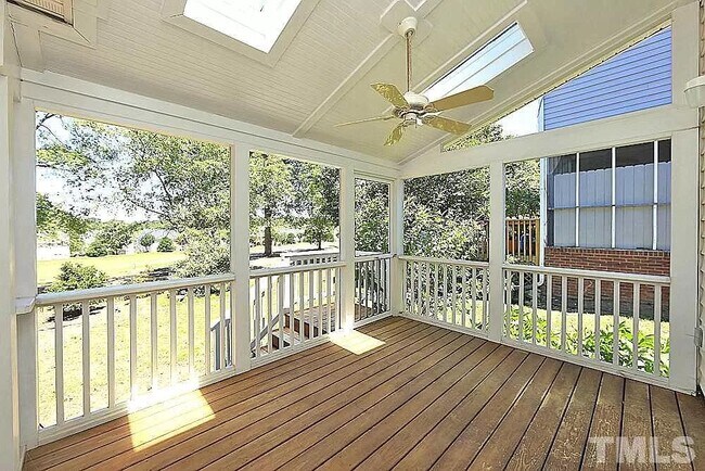 Foto del edificio - 5333 Cog Hill Ct