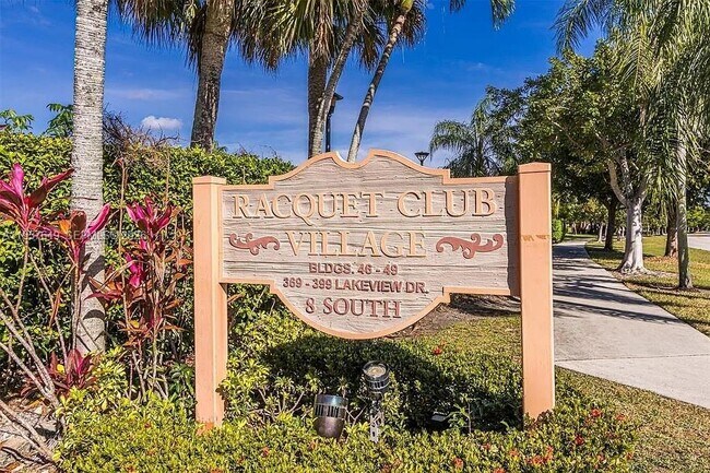 Building Photo - 369 Lakeview Dr