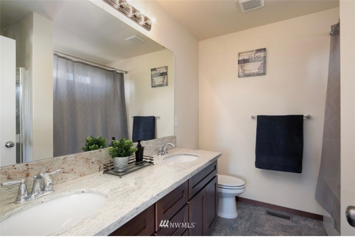 Foto principal - 12408 21st Ave S