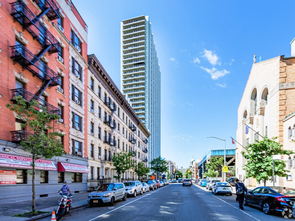 Street View - 125 Wadsworth Ave