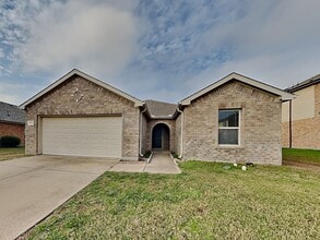 Building Photo - 14721 Forest Hollow Dr