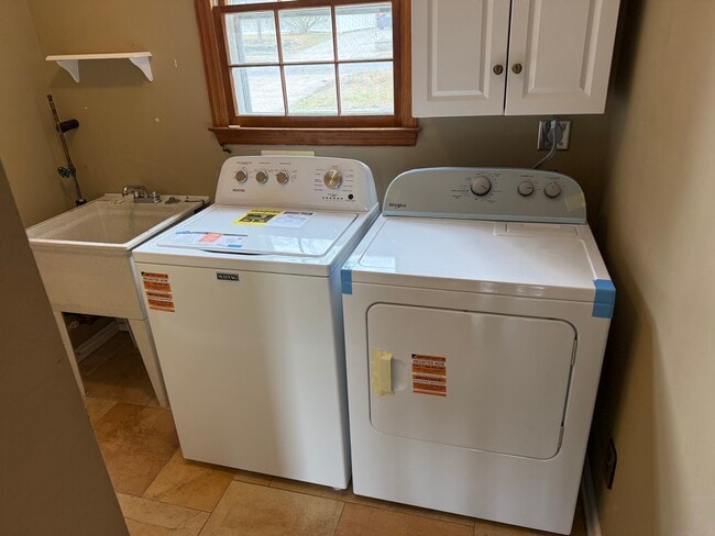 Foto del edificio - 448 Lake Ave