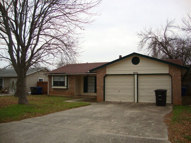 Building Photo - Emerald Valley Great North West