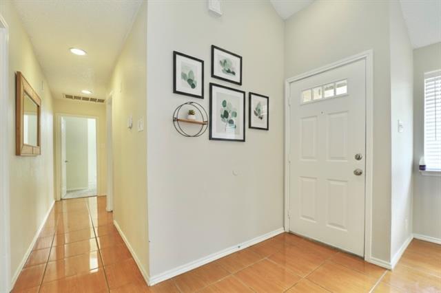 Foto del edificio - 9727 Pinehurst Ln