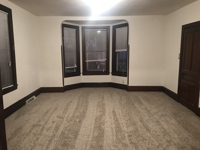 Foto del edificio - 530 W Broadway