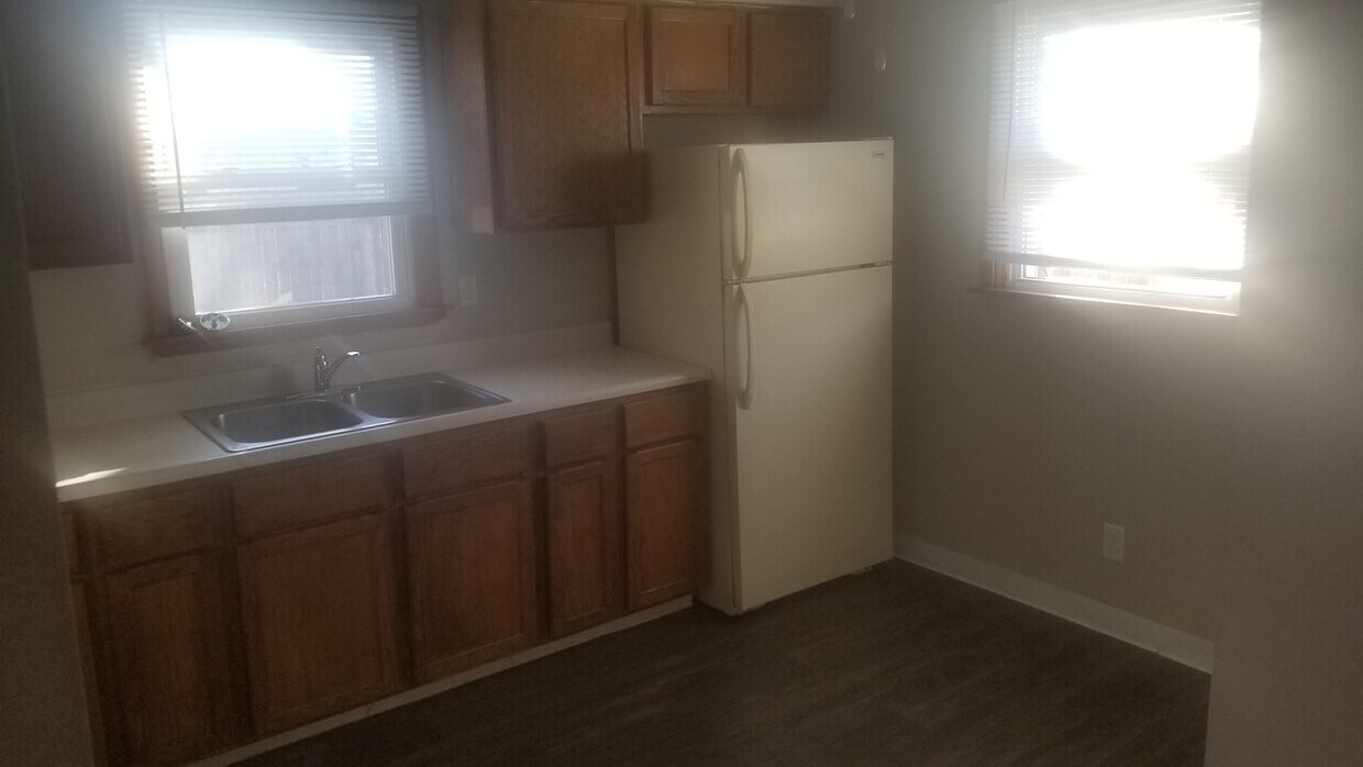 Building Photo - 3307 SEARLES AVE