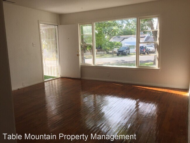 Foto del edificio - 4 br, 2 bath House - 3471 Stauss Ave