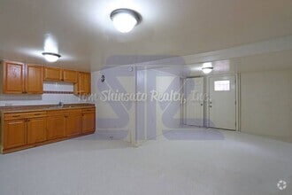 Building Photo - 1402 Lusitana St