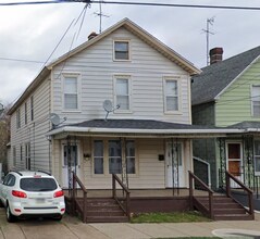 Building Photo - 323 Ash St
