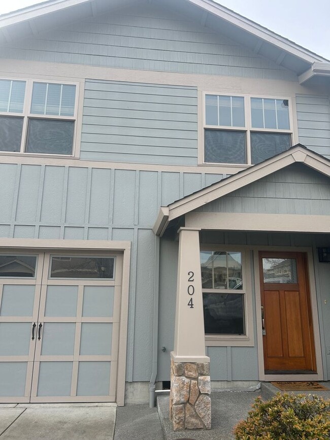 Building Photo - 3126 3126 Alameda Ct