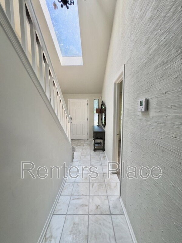 Building Photo - 6315 E 98th Pl