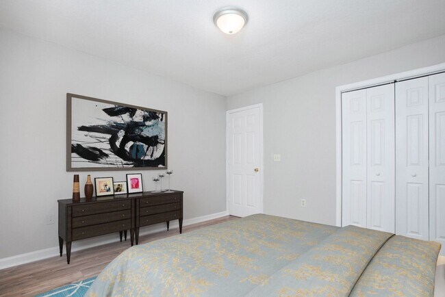 Foto del edificio - The Lofts at Crown Point 3 bed 1 bath Loft