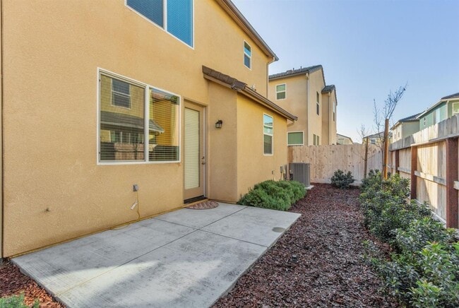 Building Photo - 1332 Joy Dr