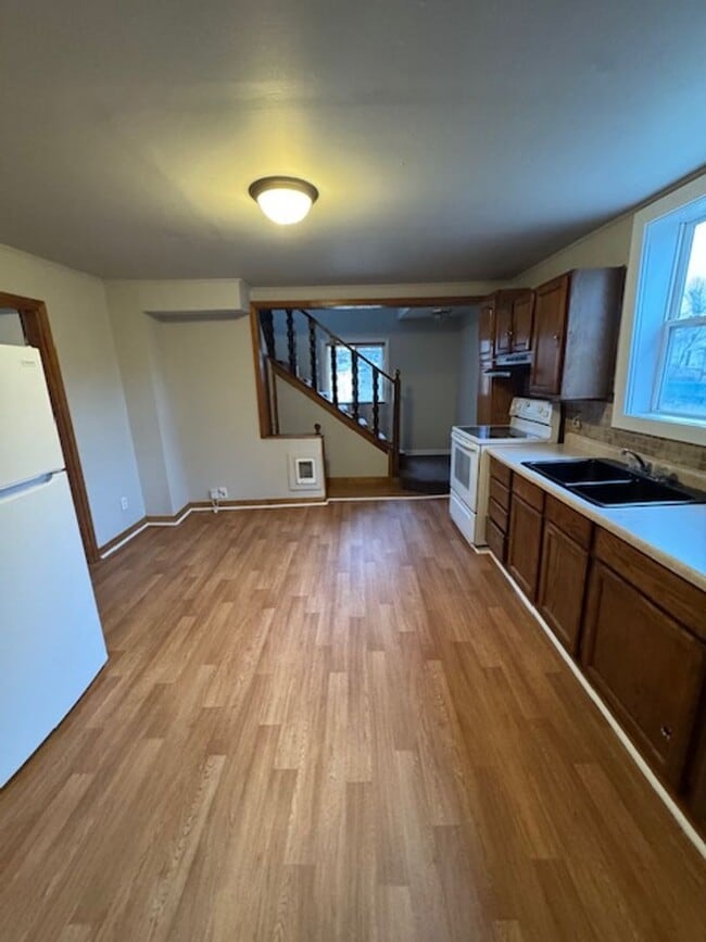 Foto del edificio - 1713 Hoagland Ave