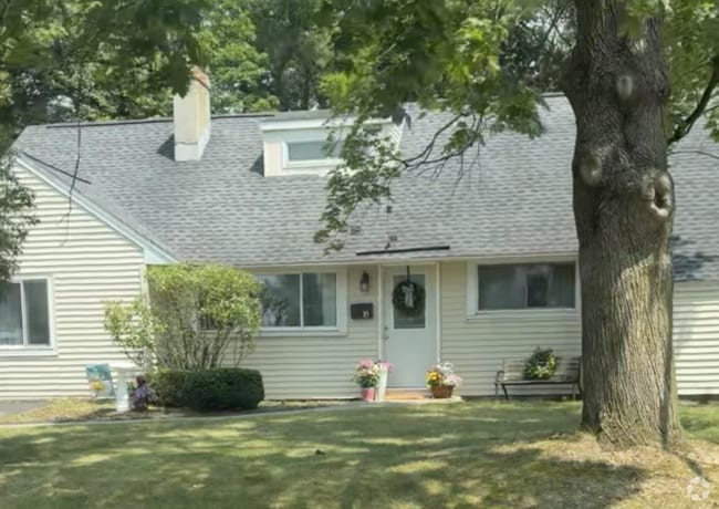 18 Briarwood Rd