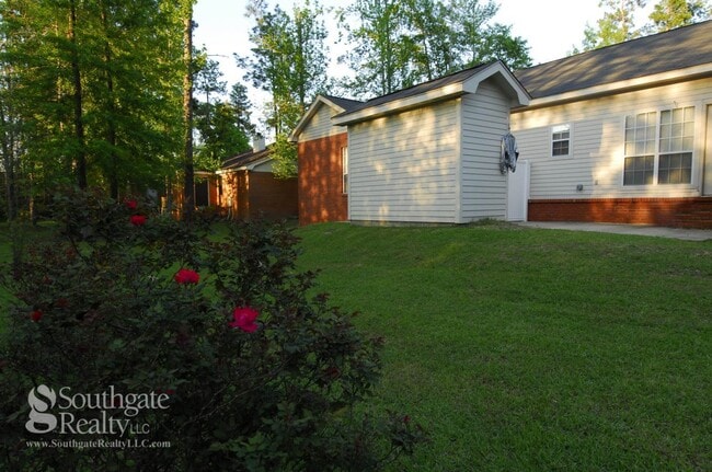 Building Photo - Woodshire Duplexes & Townhomes