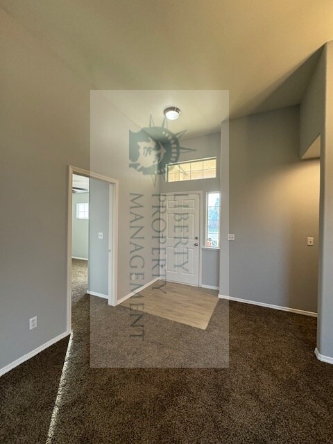 Building Photo - 2627 Santa Ana Ave