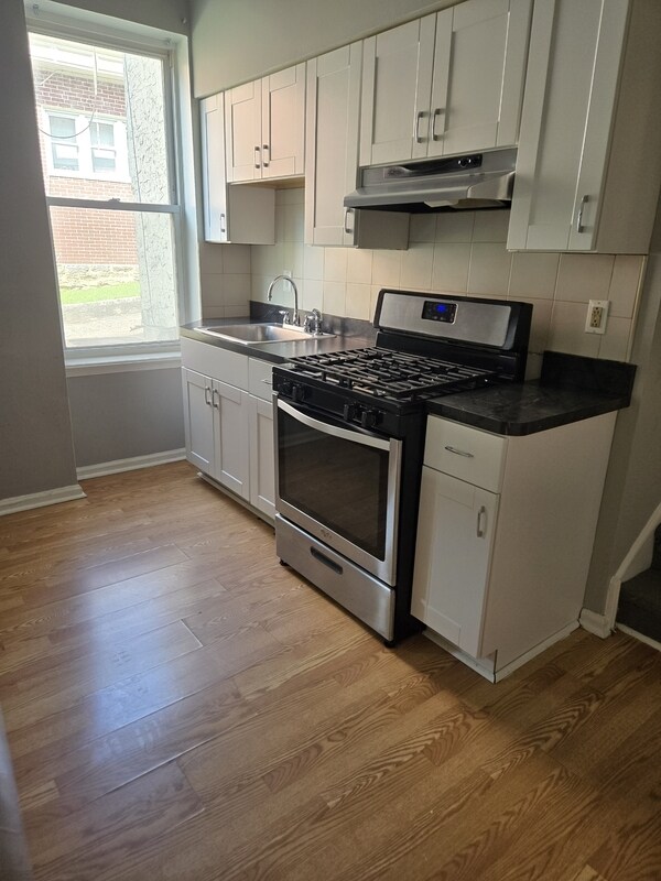 Foto del edificio - 514 W Queen Ln
