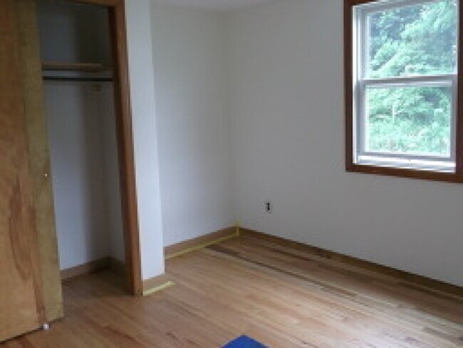 Building Photo - 6 3rd St