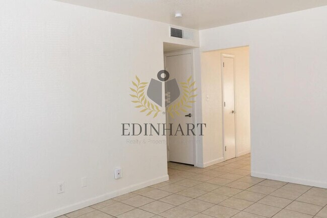 Foto del edificio - 2303 S Poppy Ave