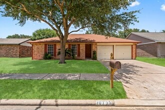 Building Photo - 16734 Summer Dew Ln