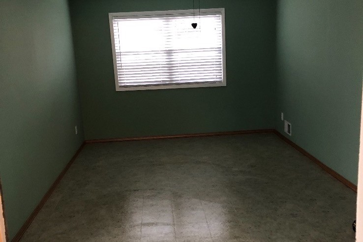 Living Room - 191 Suffolk Ave