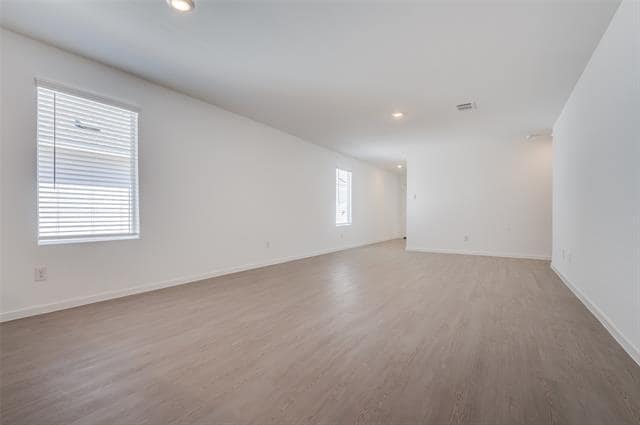 Building Photo - 300 Sycamore Pl