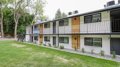 Building Photo - 1576 N Moon River Dr