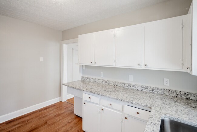 Building Photo - NOW OFFERING HALF OFF THE FIRST FULL MONTH...